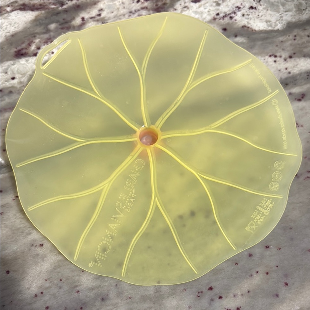 Food saver Silicone Lid (suctions to bowl) - Picture 2 of 3